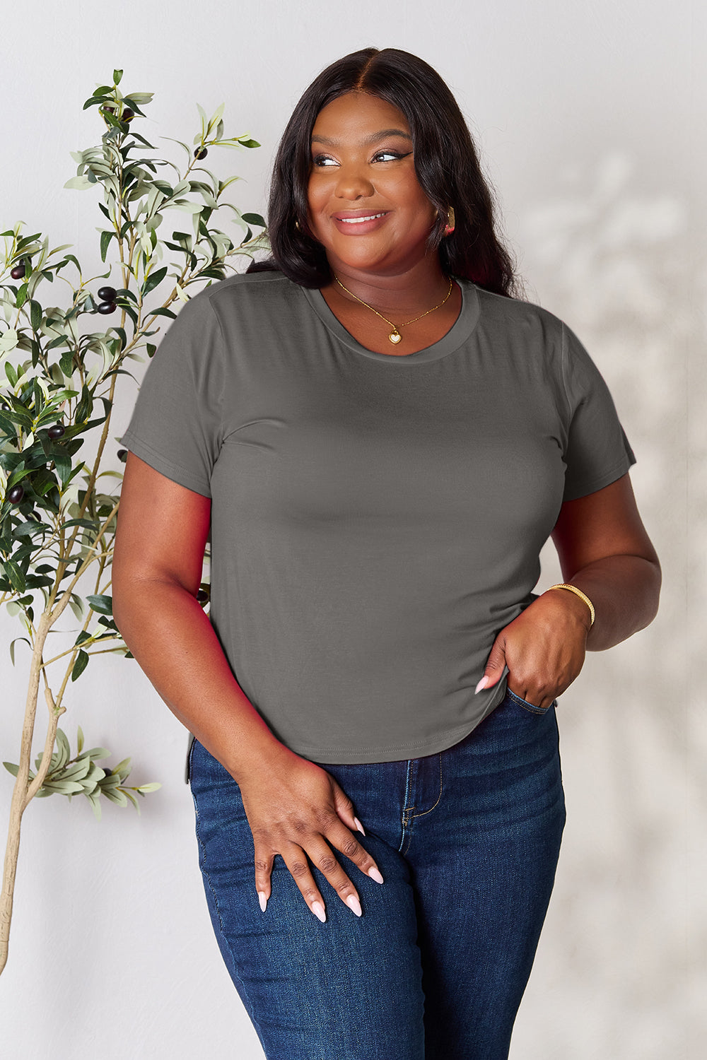 Basic Round Neck Short Sleeve T-Shirt in 7 Colors!