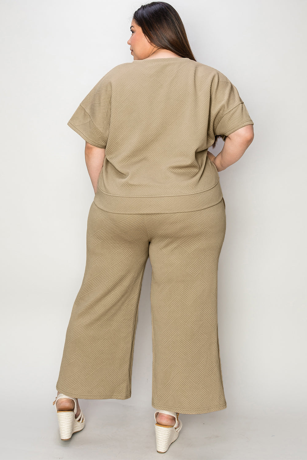 Diana Short Sleeve Top and Pants Set in 4 Colors!