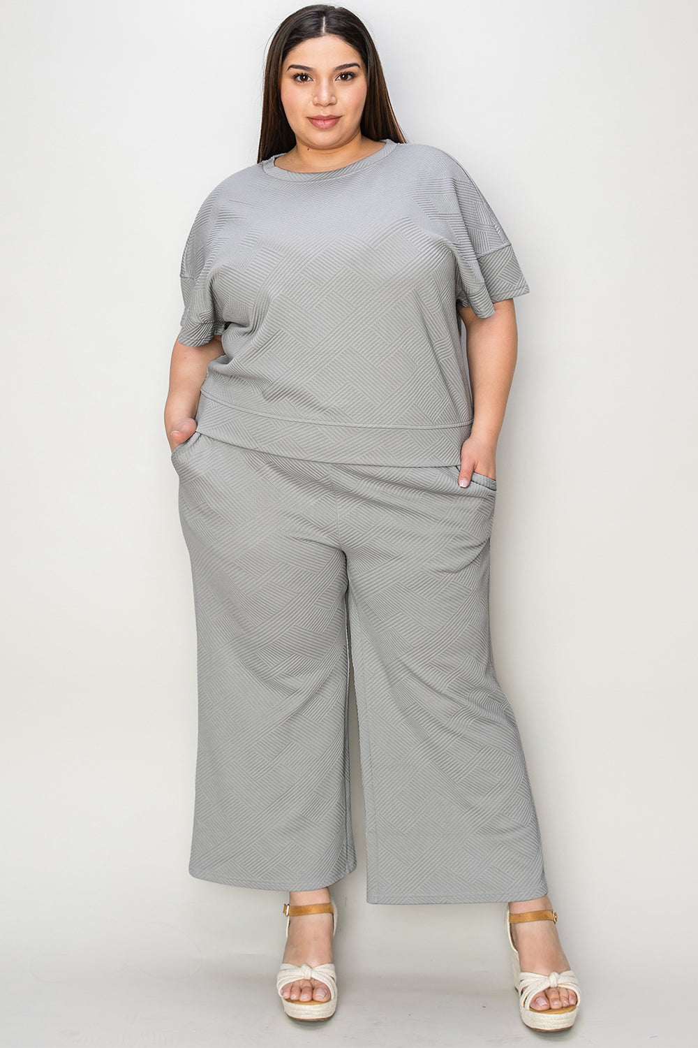 Diana Short Sleeve Top and Pants Set in 4 Colors!