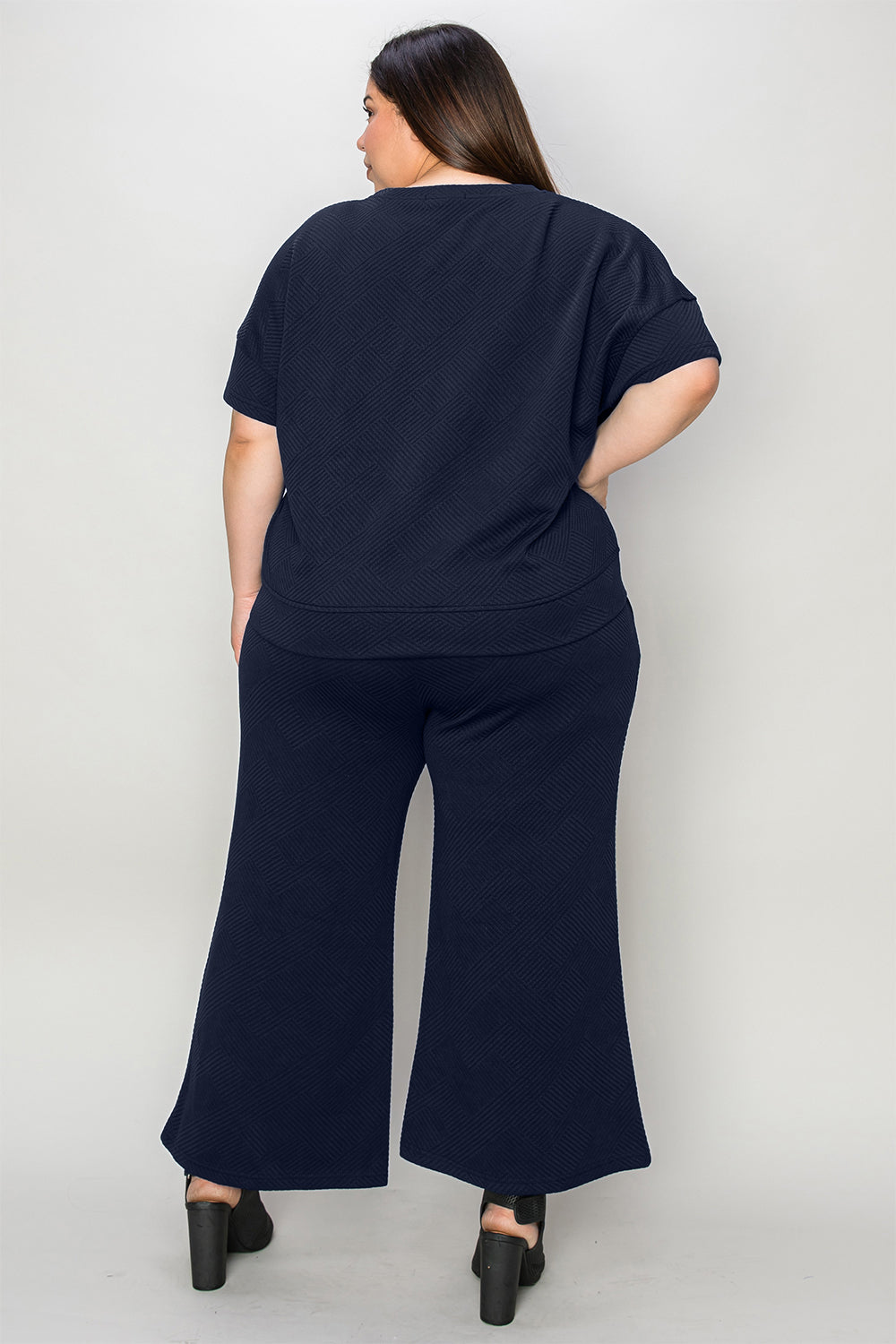 Diana Short Sleeve Top and Pants Set in 4 Colors!