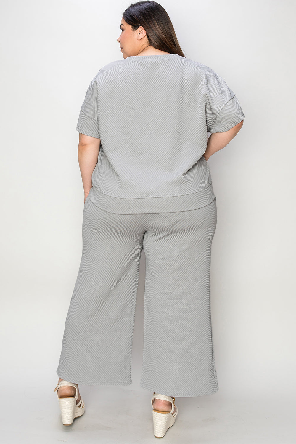Diana Short Sleeve Top and Pants Set in 4 Colors!