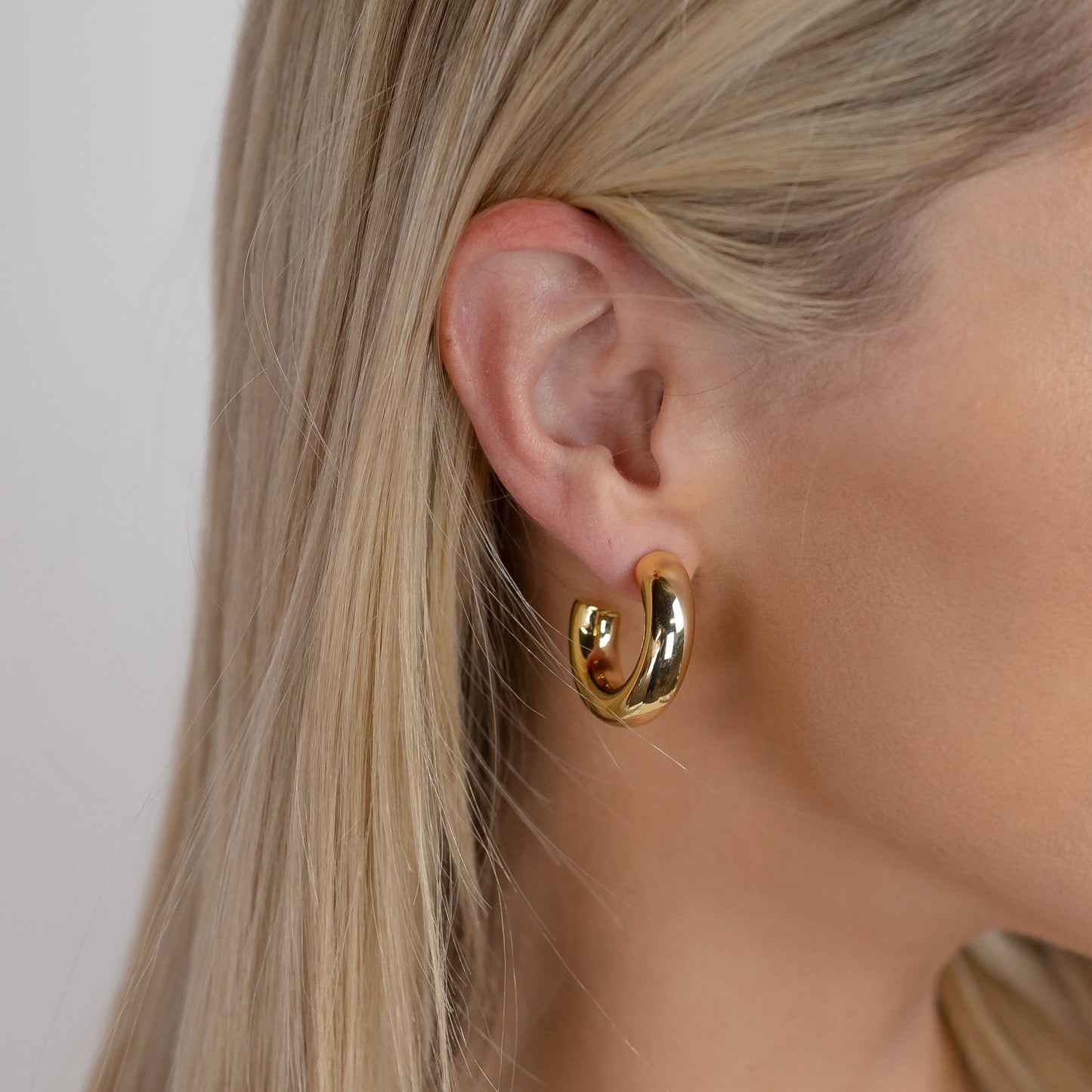 1" Harlowe Hoops in Gold or Silver