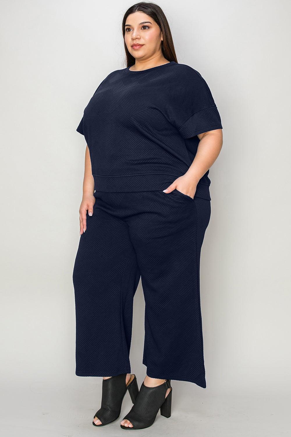 Diana Short Sleeve Top and Pants Set in 4 Colors!
