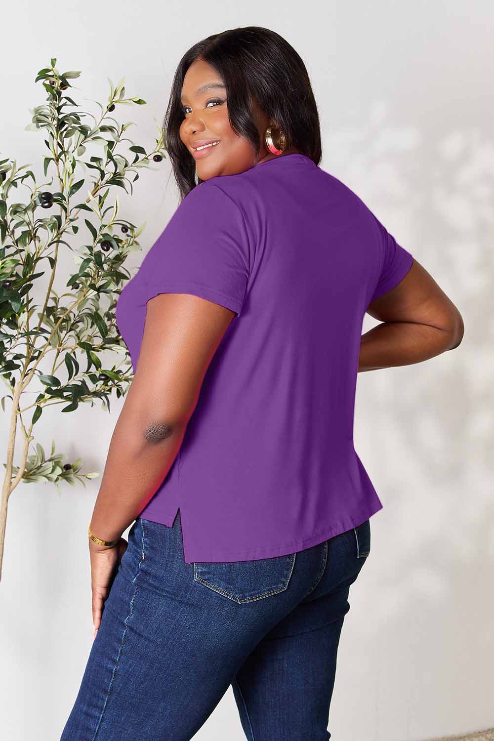 Basic Round Neck Short Sleeve T-Shirt in 7 Colors!