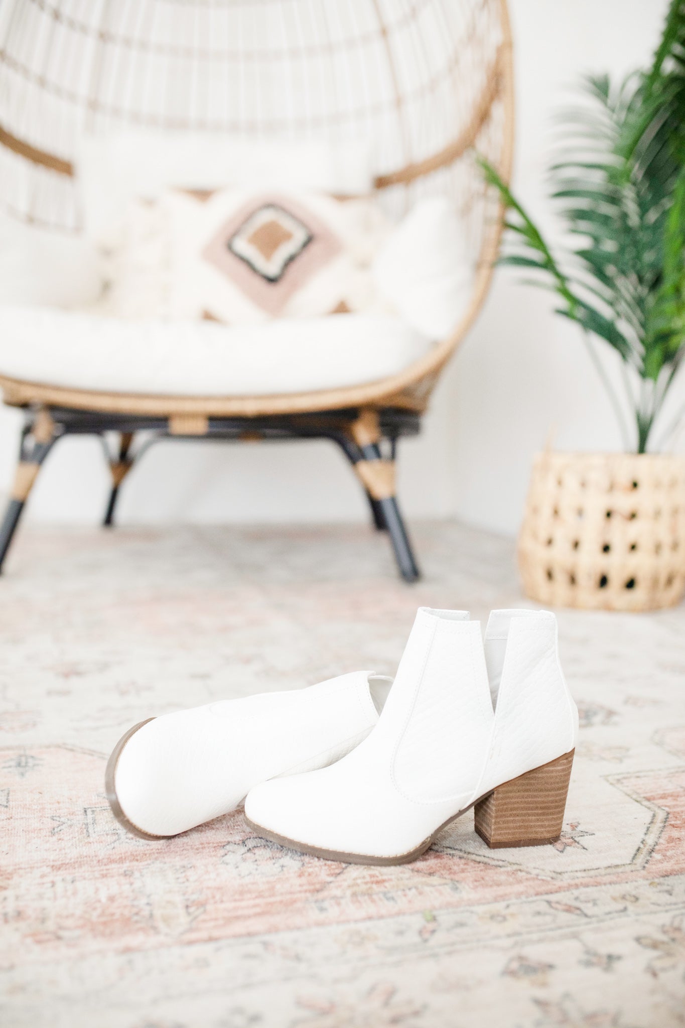 Tarim Bootie in White